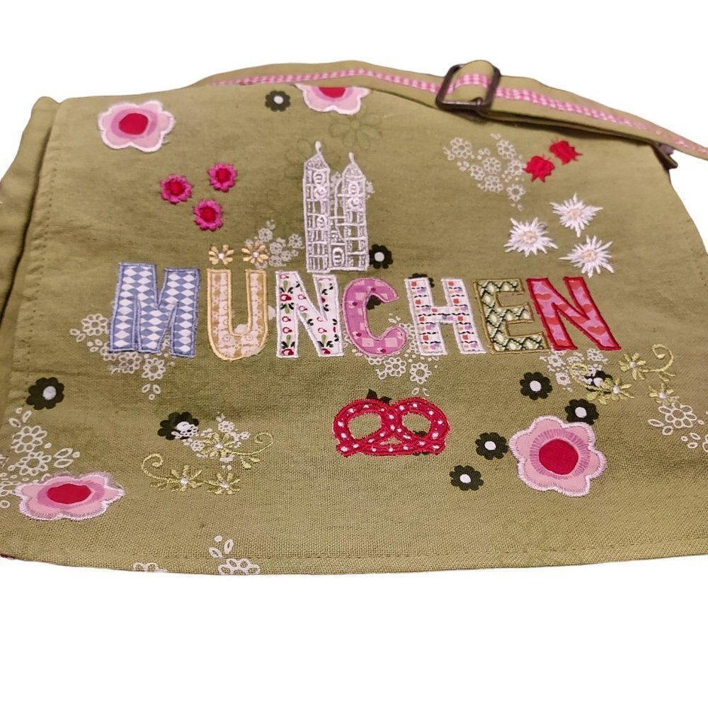 Munchen   cloth purse  Made in Berlin. Germany